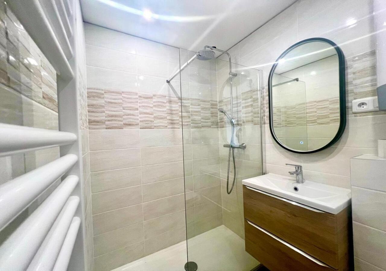 Studio Eclat Marine 3 Etoiles - Vue Mer - Parking-Clim-Plage A 20 Metres - Capitalchic Services Saint-Aygulf Fréjus エクステリア 写真